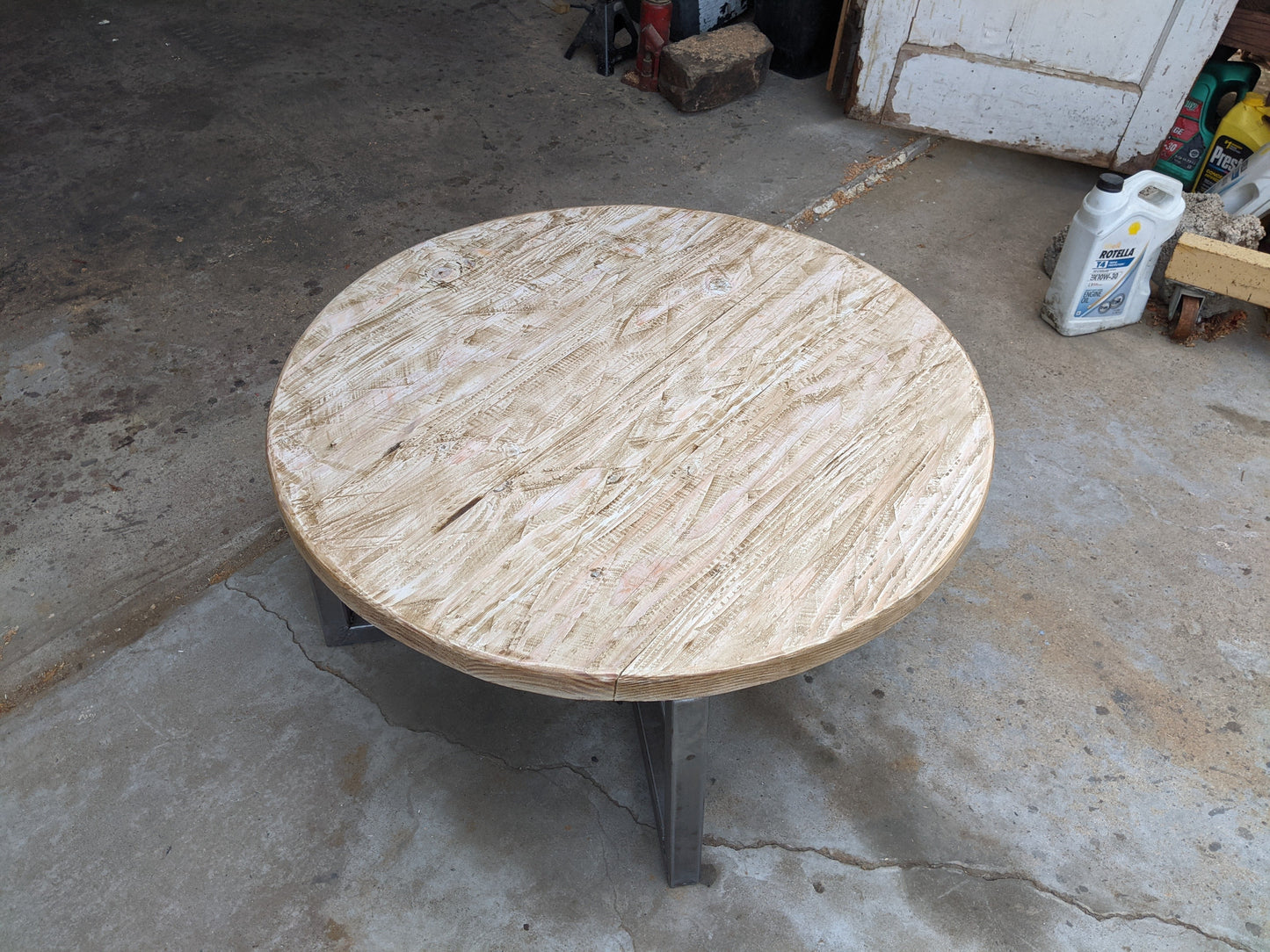 Coffee Table round - metal base