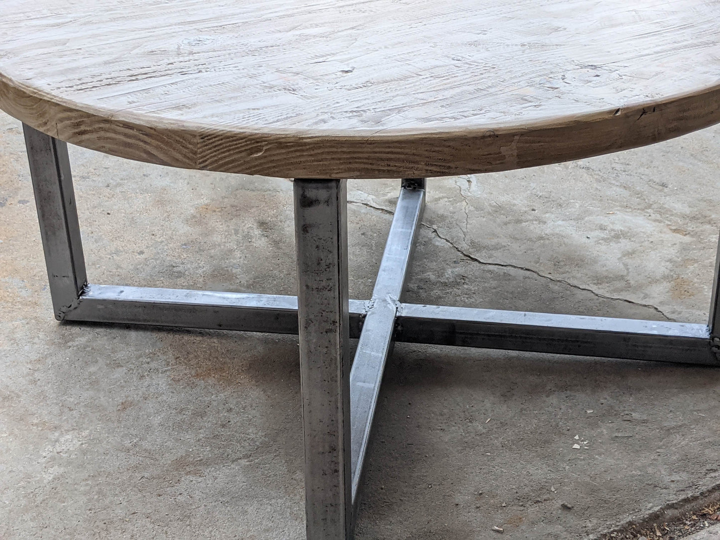 Coffee Table round - metal base